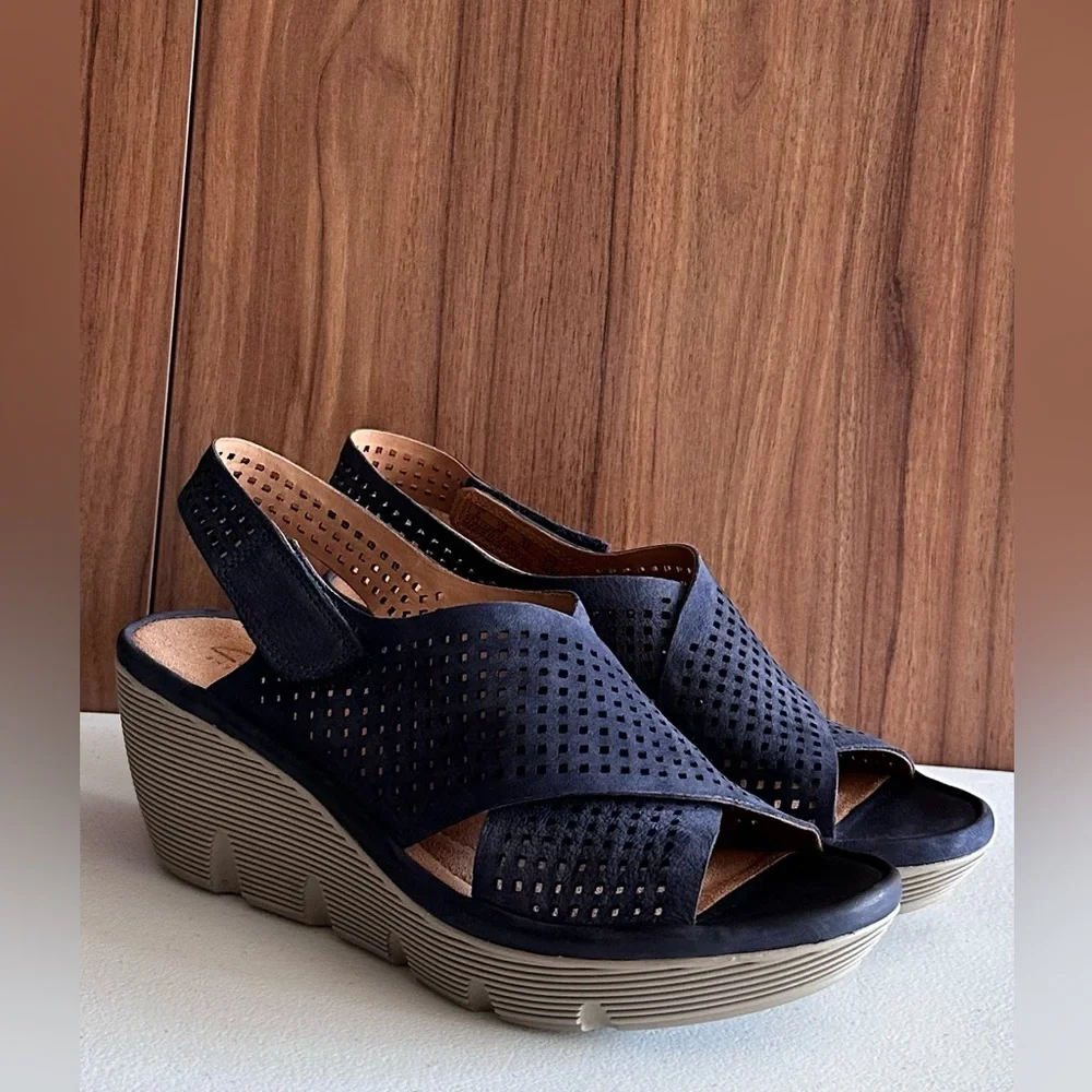 NWOT. CLARKS - WOMENS REEDLY VARIEL SANDAL Size 7.5M - Picture 4 of 13